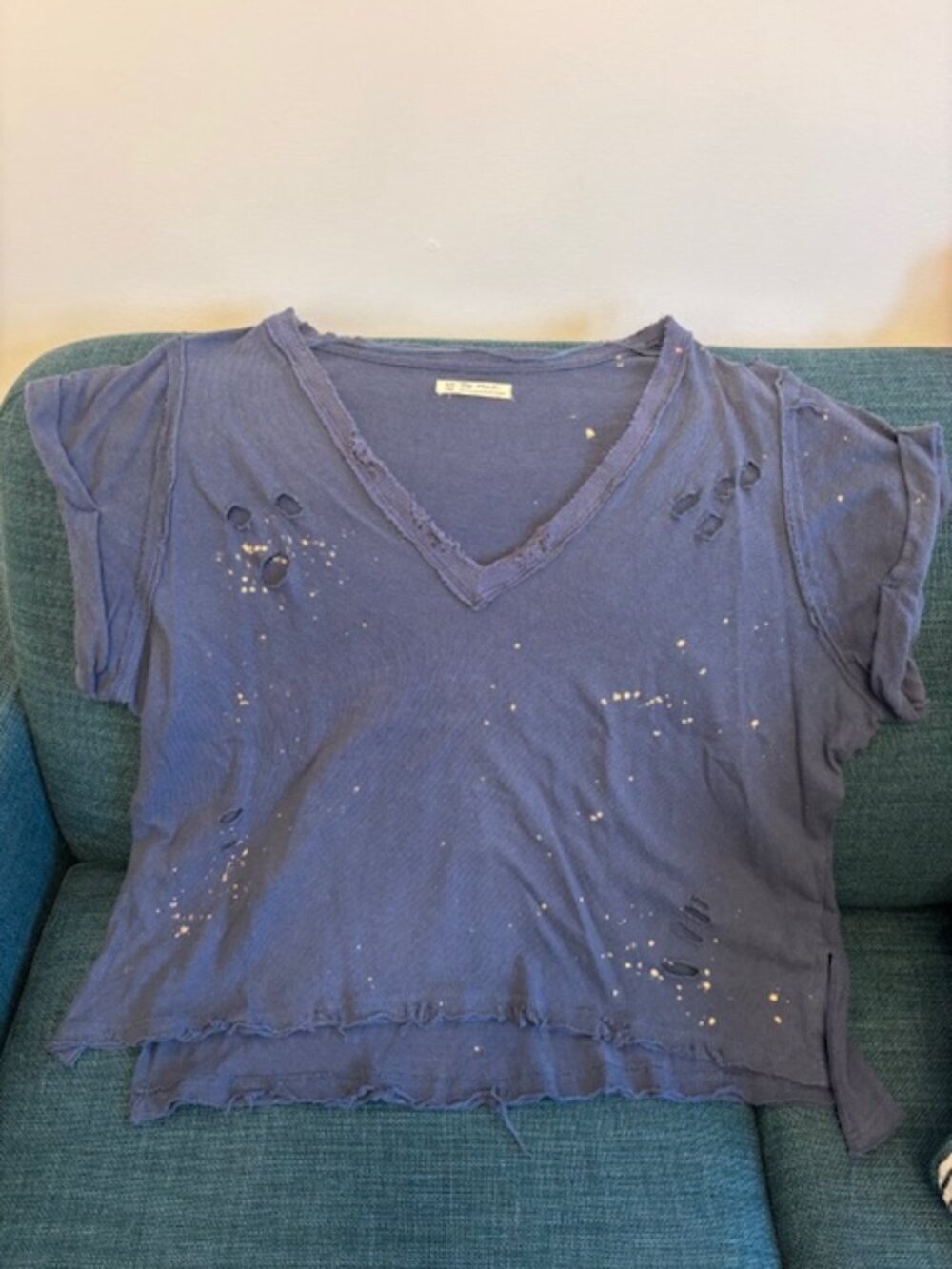 Free People We the Free L Distressed Ripped Blue Crop Top Shirt T-Shirt V-Neck